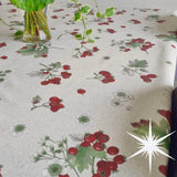 Akene Rot – schöne abwaschbare Tischdecke mit Beeren und Lurex, 150 cm breit