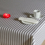 Abwaschbare Tischdecke in Leinenoptik mit grauen Streifen
