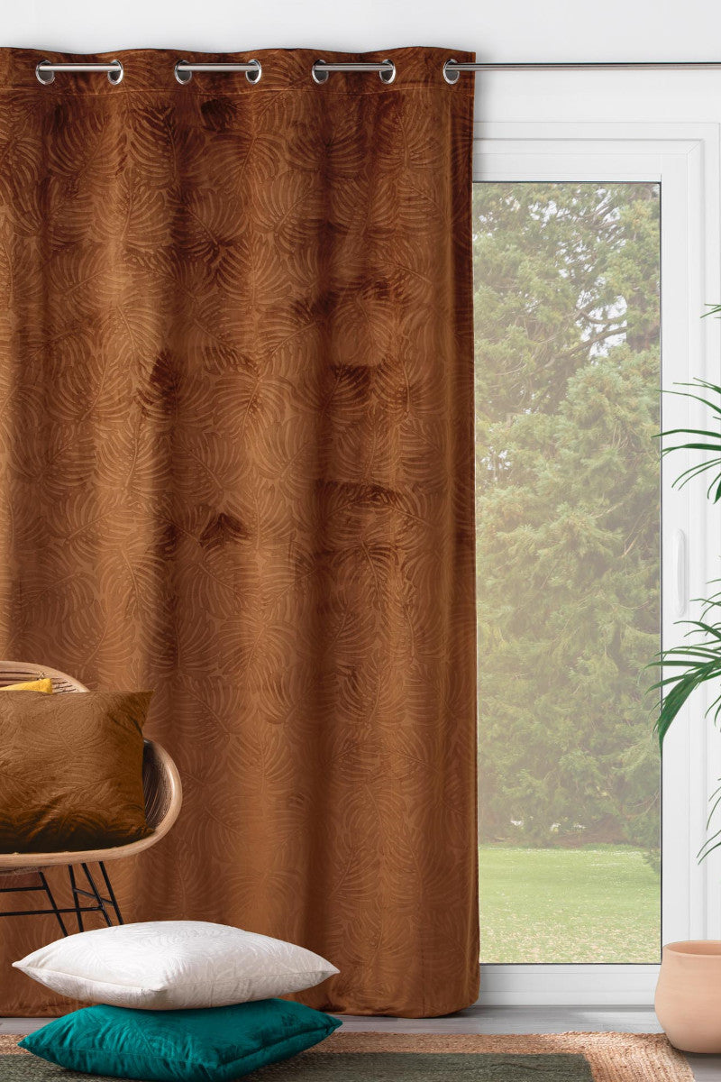 Analia geprägter Velours Braun – Verdunkelungsvorhang 140 x 240 cm, Ambienteaufnahme