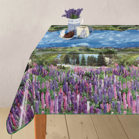 Bjergtinderne - Wachstuch Tischdecke mit schöner Berglandschaft