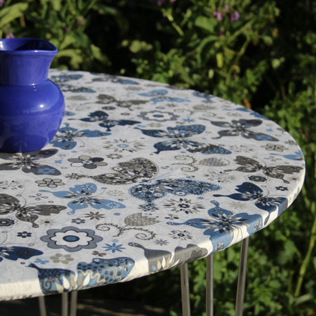 Chagall mit Schmetterlingen und Blumen, runde abwaschbare Tischdecke mit elastischem Rand – für Tische Ø 60–170 cm