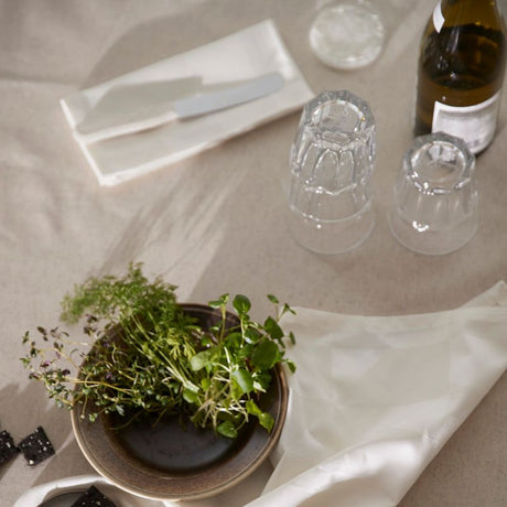 Compliments Flax Hell Natur – Abwaschbare Tischdecke mit rutschfester Unterseite, 160 cm breit