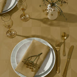 Compliments Wind Damasttischdecke, Messing - 150 x 250 cm, Ambiente 1