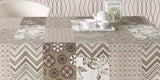 Courbet Beige, abwaschbare Tischdecke mit Patchwork-Karo, 160 cm breit