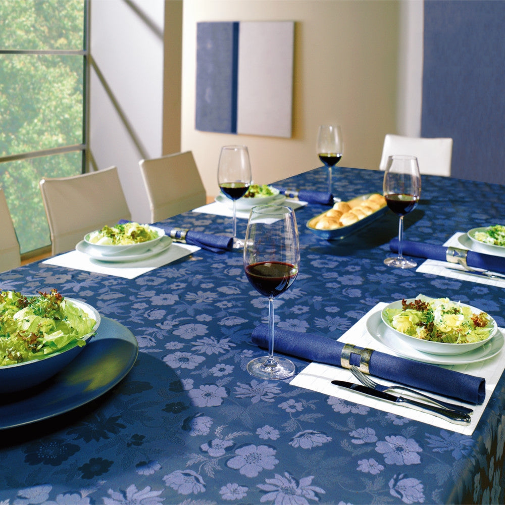 Diamond Blau – PVC-freie Wachstuch Tischdecke mit Tischdekoration