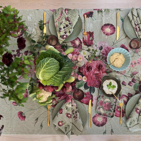 Leinentischdecke Blossom Garden 145 x 220 cm – Jim Lyngvild, Ambiente