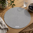 Engholm Thor Rundes Tischset in Stahl – Ø40 cm, Ambiente