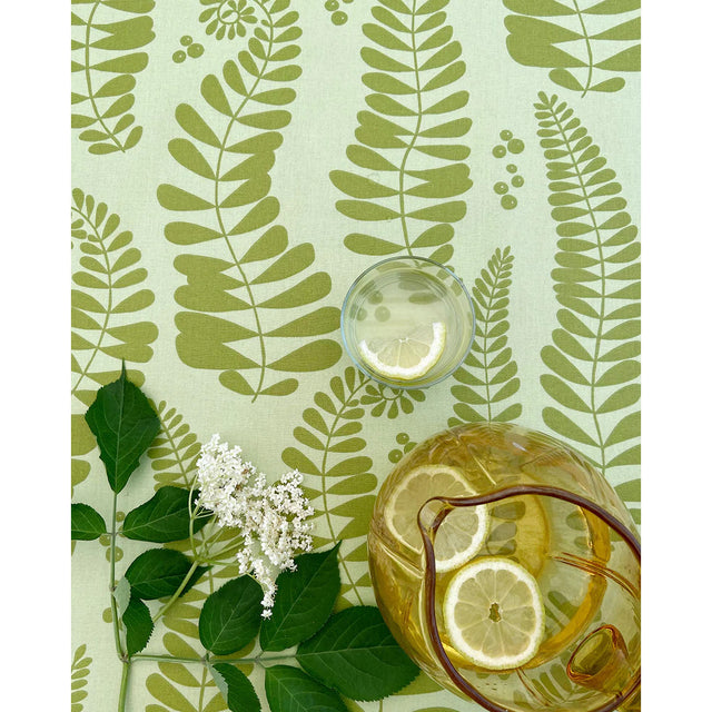Fern Green - Notes by Susanne Schjerning - abwaschbare Tischdecke mit rutschfester Unterseite