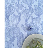 Flora Helikon Blau - Notes by Susanne Schjerning - Abwaschbare Tischdecke mit rutschfester Unterseite