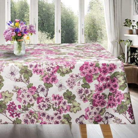 Geranium - Abwaschbare Tischdecke mit schönen rosa Blüten, 155 cm breit