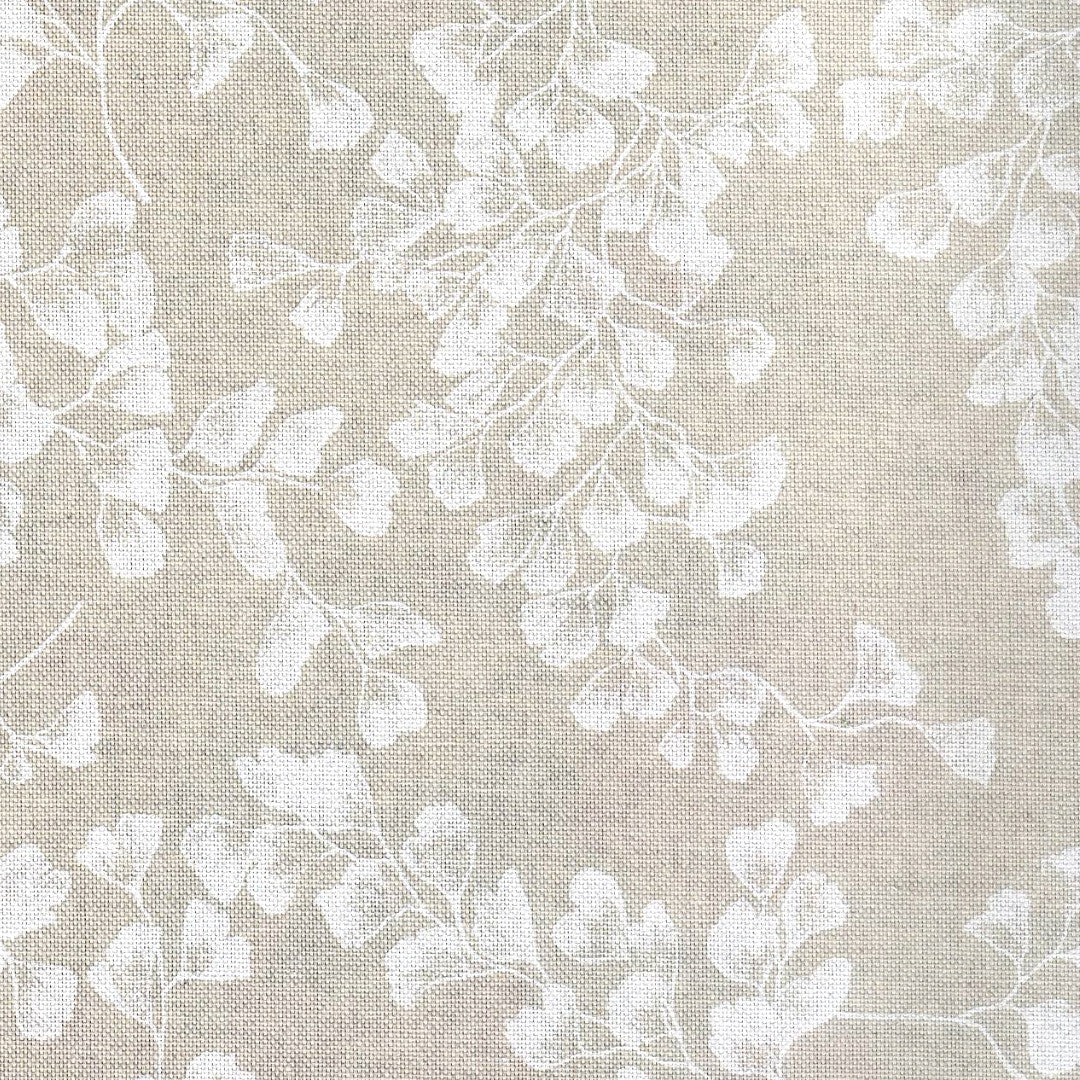 Gingko Biloba - abwaschbare Tischdecke mit weißen Blättern des Ginkgobaums