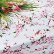 Japanische Kirschblüte - Weiße Wachstuch Tischdecke mit Kirschblüten und Vögeln