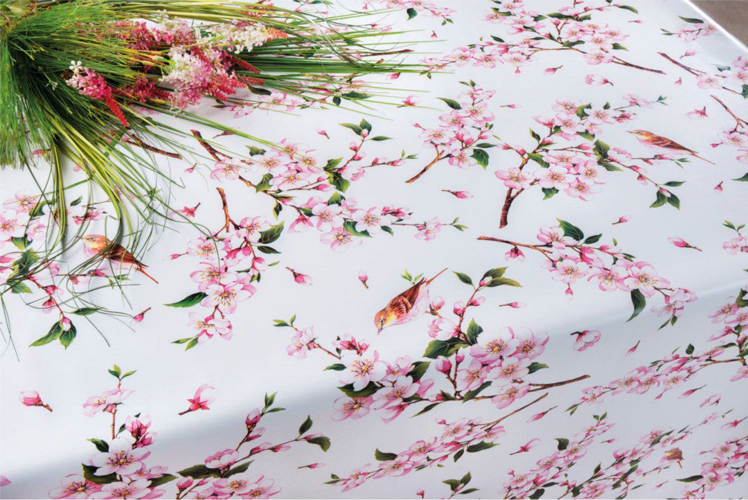 Japanische Kirschblüte - Weiße Wachstuch Tischdecke mit Kirschblüten und Vögeln
