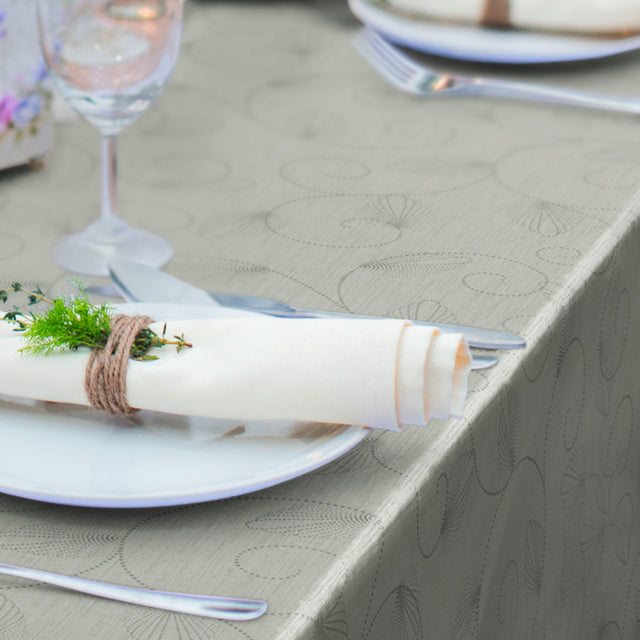 Jolice Creme, Wachstuch Tischdecke mit Pfauenmuster in Creme und Silber