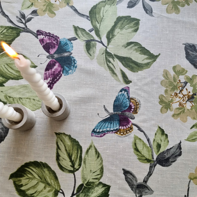 Diana Weiß, abwaschbare Leinentischdecke von Laura Lancelle – 140 cm breit