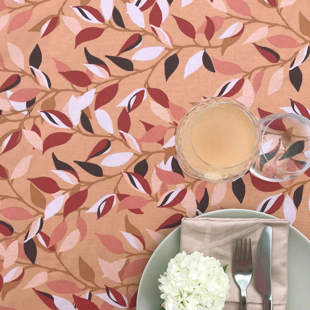 LEAVES Terracotta - Notes by Susanne Schjerning - abwaschbare Tischdecke mit rutschfester Unterseite