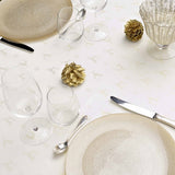 Les Rennes Metallic Natural 140 x 250 cm, rechteckige Weihnachtstischdecke, gedeckter Tisch