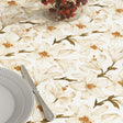 Nahaufnahme von Liljeflor Weiß/Beige, abwaschbare Tischdecke mit Lilien