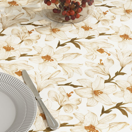 Nahaufnahme von Liljeflor Weiß/Beige, abwaschbare Tischdecke mit Lilien