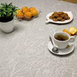 Marcella Hellgrau - Abwaschbare Tischdecke mit Blumenmotiv in Linienoptik