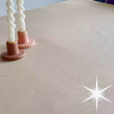 Metal Heller Sand – schöne abwaschbare Tischdecke mit Lurex, 150 cm breit