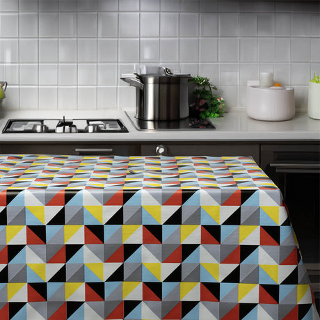 Nordisk Geometri – Wachstuch Tischdecke mit buntem Muster