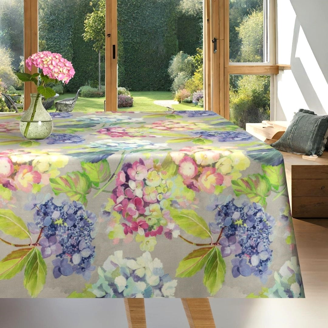 Ortensia a Fiore Grande - Abwaschbare Tischdecke mit großblütigen Hortensien