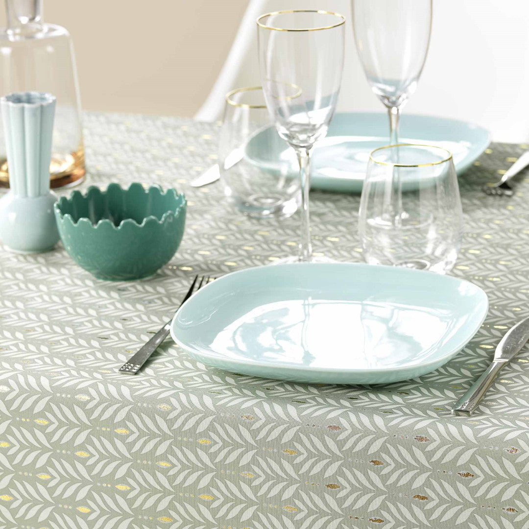 Piana Sage 145 x 240 cm, rechteckige Tischdecke, gedeckter Tisch