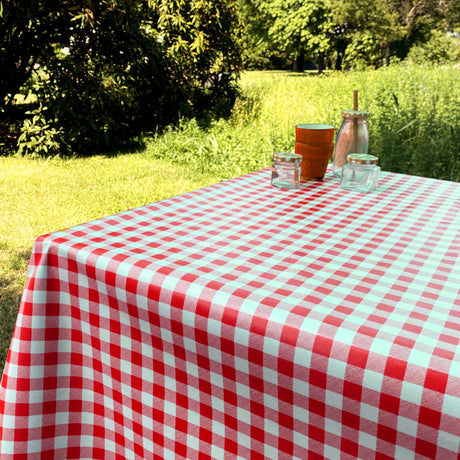 Wachstuch Tischdecke mit klassischen 1,5 x 1,5 cm Karos - 140 cm breit - Rot