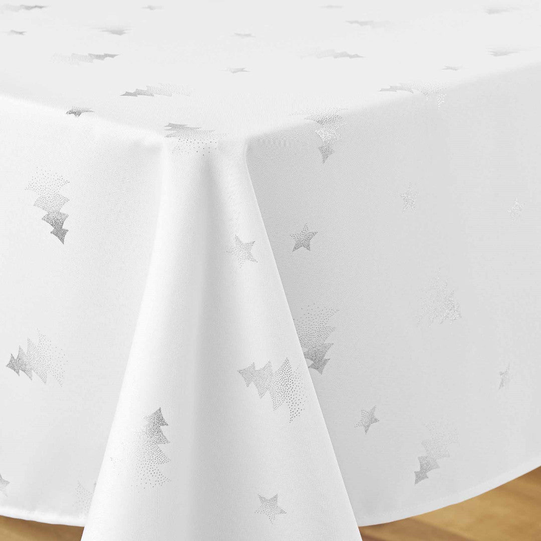 Nahaufnahme der Ecke der Safir 240 cm Weihnachtstischdecke mit Silberprint