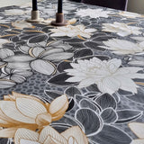 Lotus Schwarz – Abwaschbare Tischdecke mit schönen Blättern – 135 cm breit