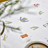 Nahaufnahme der Södahl Christmas Days Weihnachtstischdecke mit handgezeichneten Weihnachtsmotiven 140x250