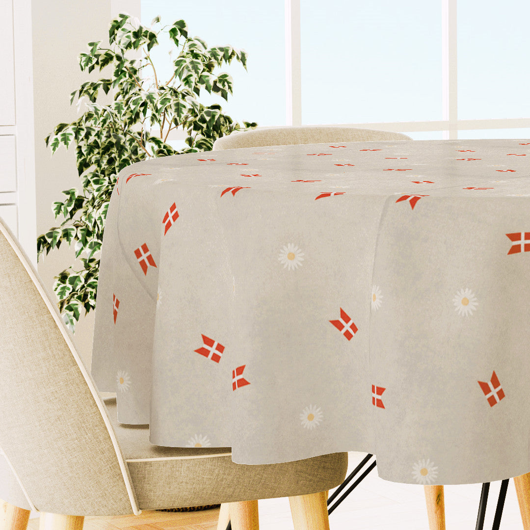 Södahl Tillykke, runde abwaschbare Tischdecke mit Dannebrog und Margeriten