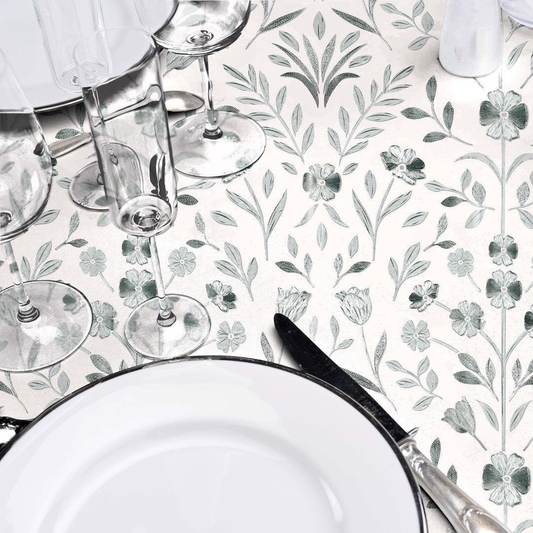 Tischdekoration mit Sølvflor Wachstuch Tischdecke und Silberblumen