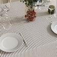 Querstreifen Grau - Abwaschbare Tischdecke mit Streifen und Tischdekoration