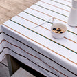 Stripe White - Södahl abwaschbare Tischdecke aus 100% Baumwolle mit rutschfester Unterseite