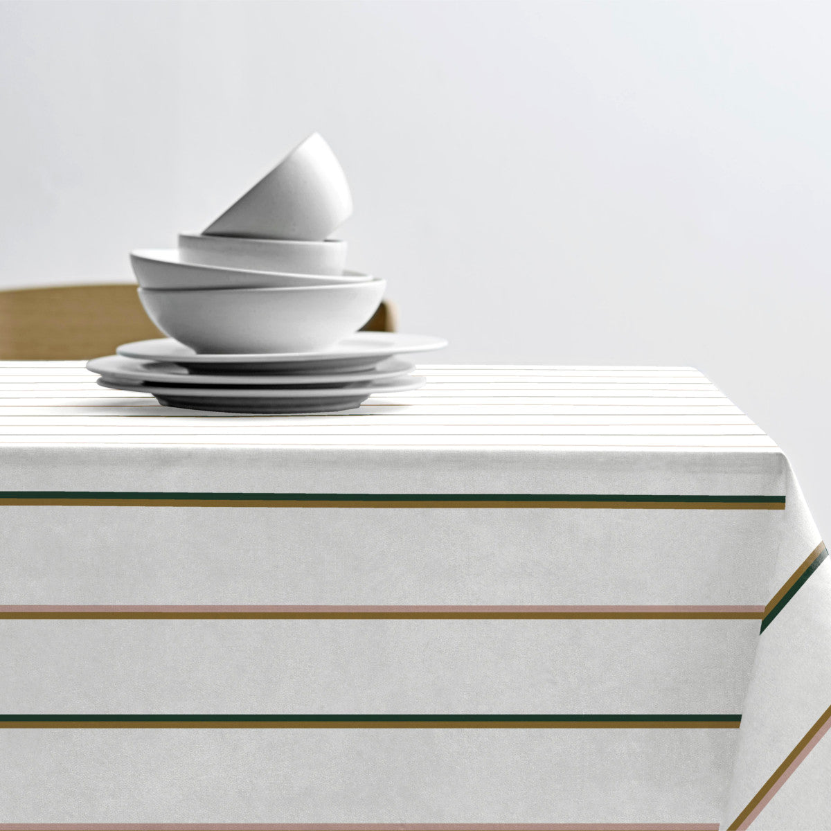 Stripe White - Södahl abwaschbare Tischdecke aus 100% Baumwolle mit rutschfester Unterseite