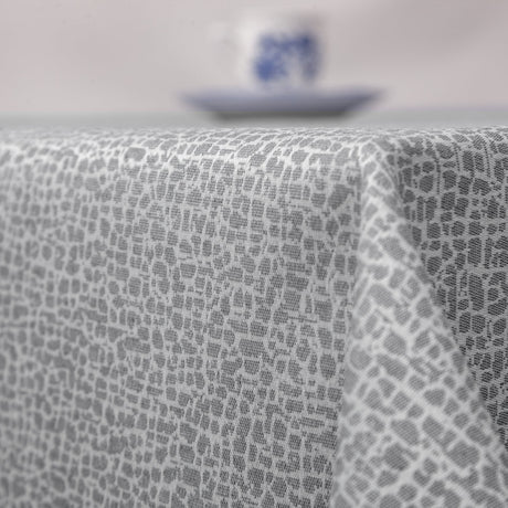 Jacquard Steingrau – elegante abwaschbare Tischdecke mit jacquardgewebtem Muster