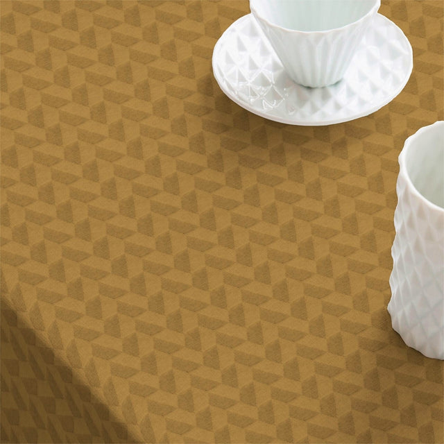 Oslo Curry-Gold 160 cm, damastgewebte abwaschbare Tischdecke mit rutschfester Unterseite