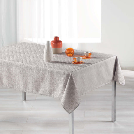 Tokio Jacquard Perle 140x250 cm – Damast Tischdecke mit Fleckschutz, Ambienteaufnahme