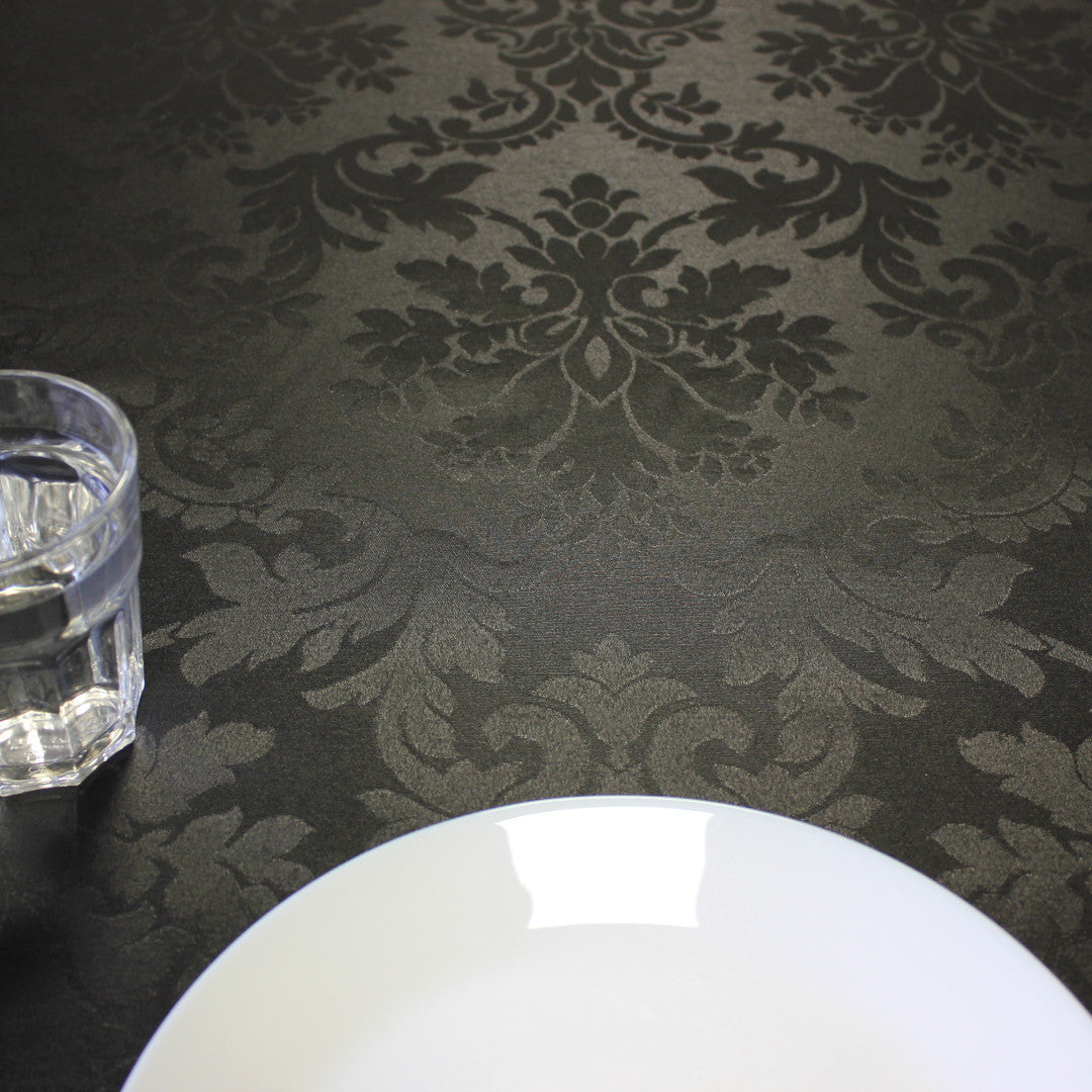 Versailles Black – Schwarze jacquardgewebte abwaschbare Tischdecke mit Hopfenornamenten