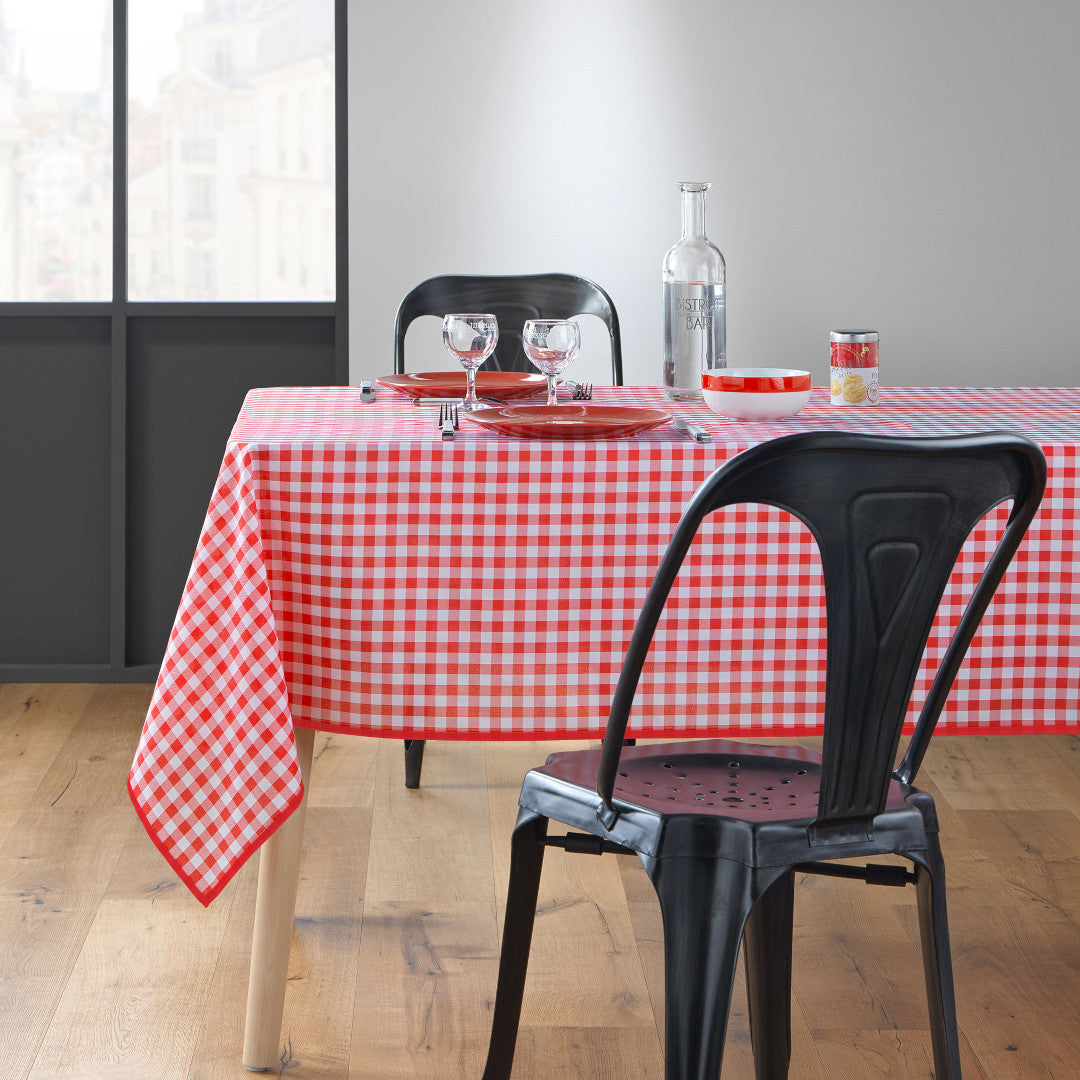 Vichy Rot 150 x 240 cm, rechteckige Tischdecke mit Fleckschutz und Karomuster, Ambienteaufnahme