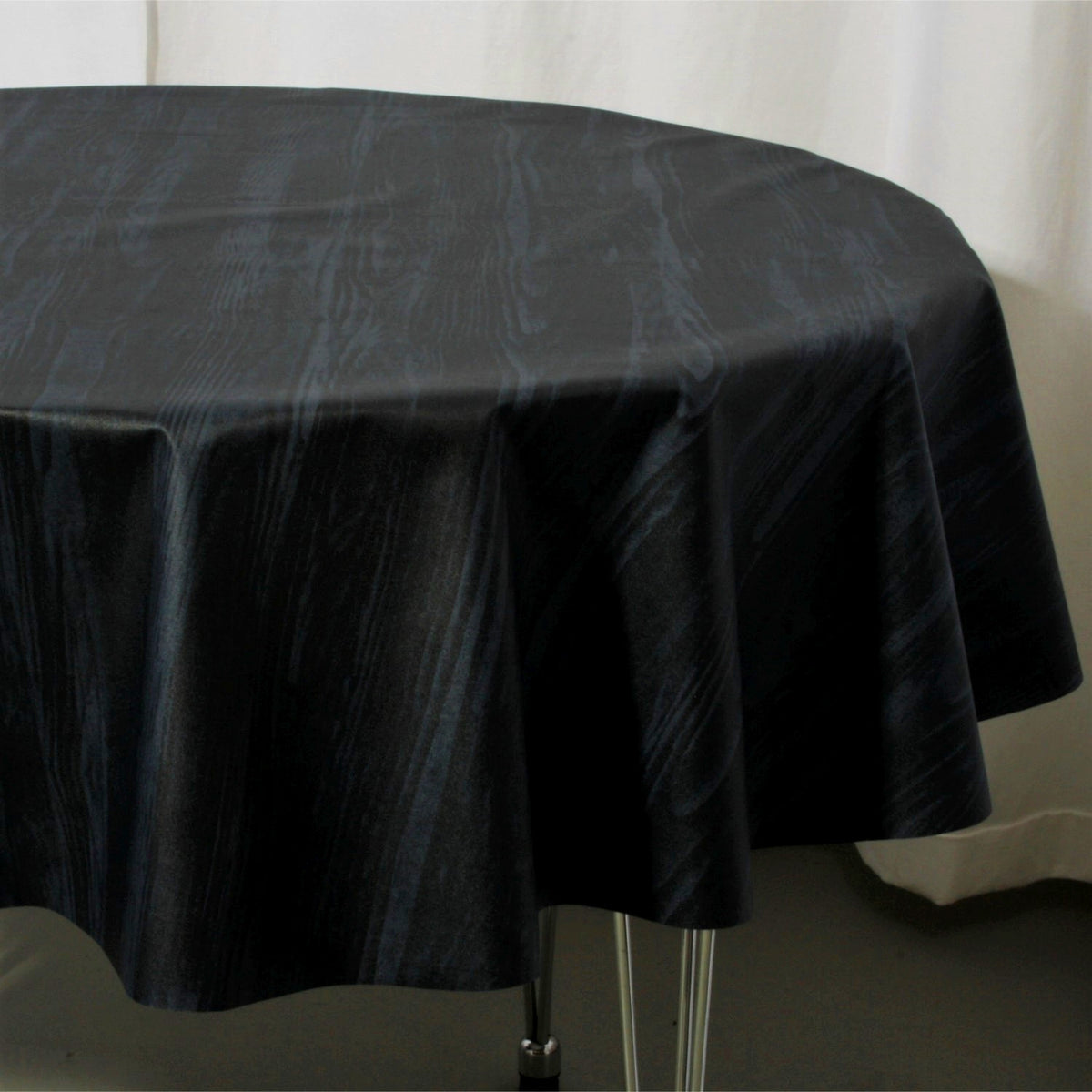 Wood Midnight, Note by Susanne Schjerning abwaschbare Tischdecke mit rutschfester Unterseite
